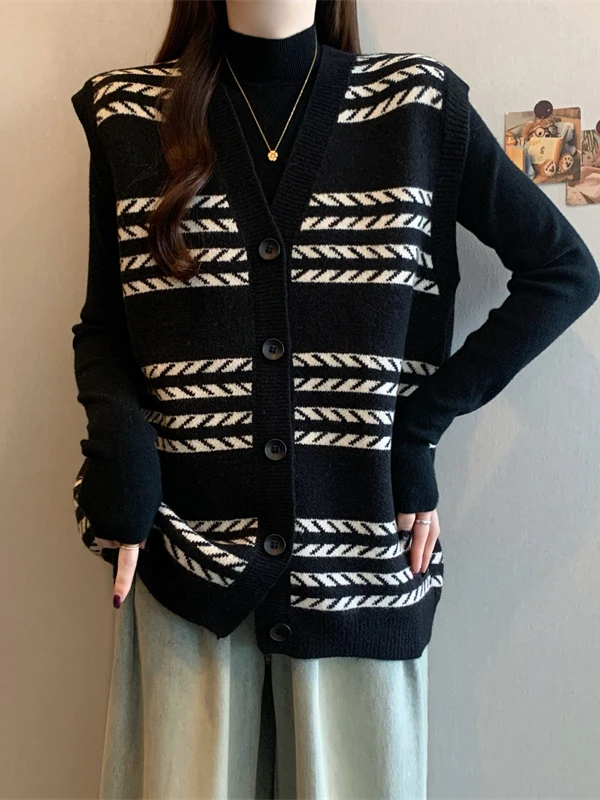 

Unique Striped Knitted Vest Women's Loose Winter Outerwear plus Size Casual Faion oulder to oulder Measurement 40cm