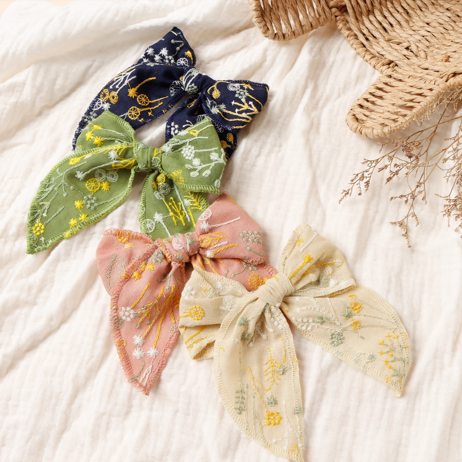 Girl Hair Clips Cotton Linen Hair Bows Handmade Vintage Kids Side Clip Floral Embroidery Hairgrips Children Hair Accessories
