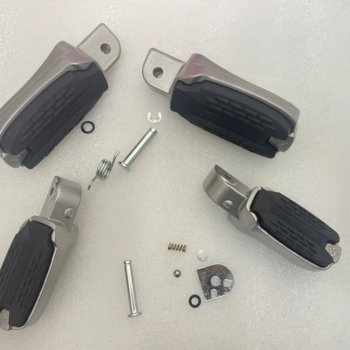 Foot Pegs For VOGE CU525 For Loncin LX500-3A Motorcycle Non Slip Footrest Anti Corrosion Direct Fit OEM Style