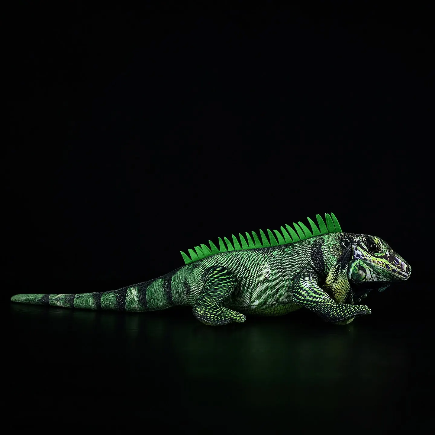 - Simulated green iguana cute lizard stuffed animal Knickknack,nicknack,Small ornaments and miniature models