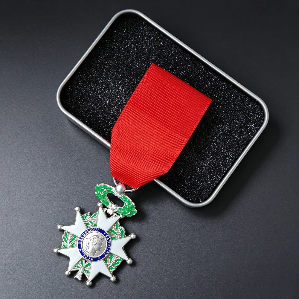 1PC【Box Package】silvery Wreath Napoleon of France Ribbon Medal of Honor with Red Ribbon Pin Style Badge Collection Craft Gift