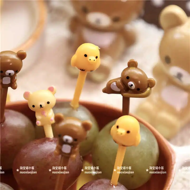 Nette 8er-pack Rilakkuma Mini Puppe Kunststoff Obst Dessert Gabel Ornamente Nette Kiiroito Hause Geburtstag Party Dekoration Obst gabel Neue