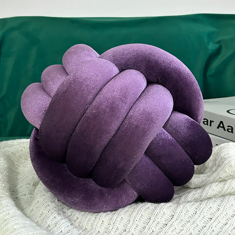 Handwoven Velvet Knot Pillow 4