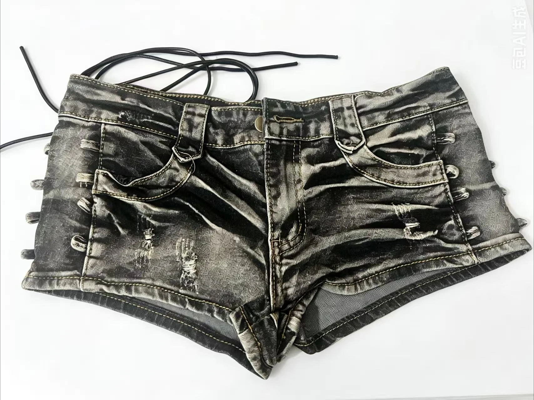 

2026 Summer New Retro Low Waist Spice Girls Denim Super Shorts Slim Strap Hip Hot Pants