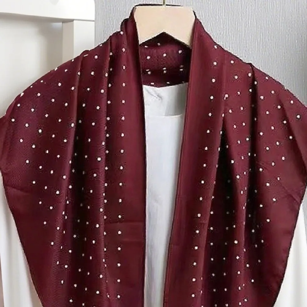 Luxuriöser Eleganter Gepunkteter Kopfschmuck Polyester Vintage Imitat-Seidenschal Vielseitiger Leichter Bandana für Damen