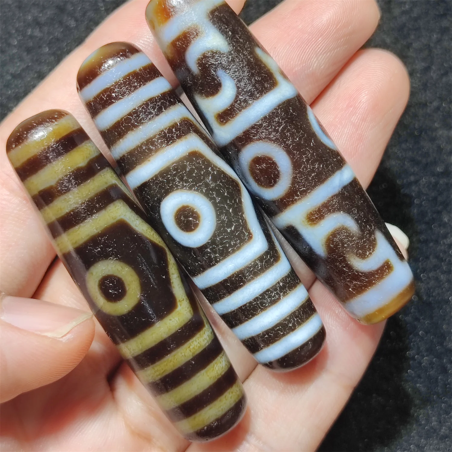 1pcs/lot Natural multi-pattern old agate dzi Weathering lines Tooth yellow 55mm Bracelet Necklace accessories Ethnic style jewel