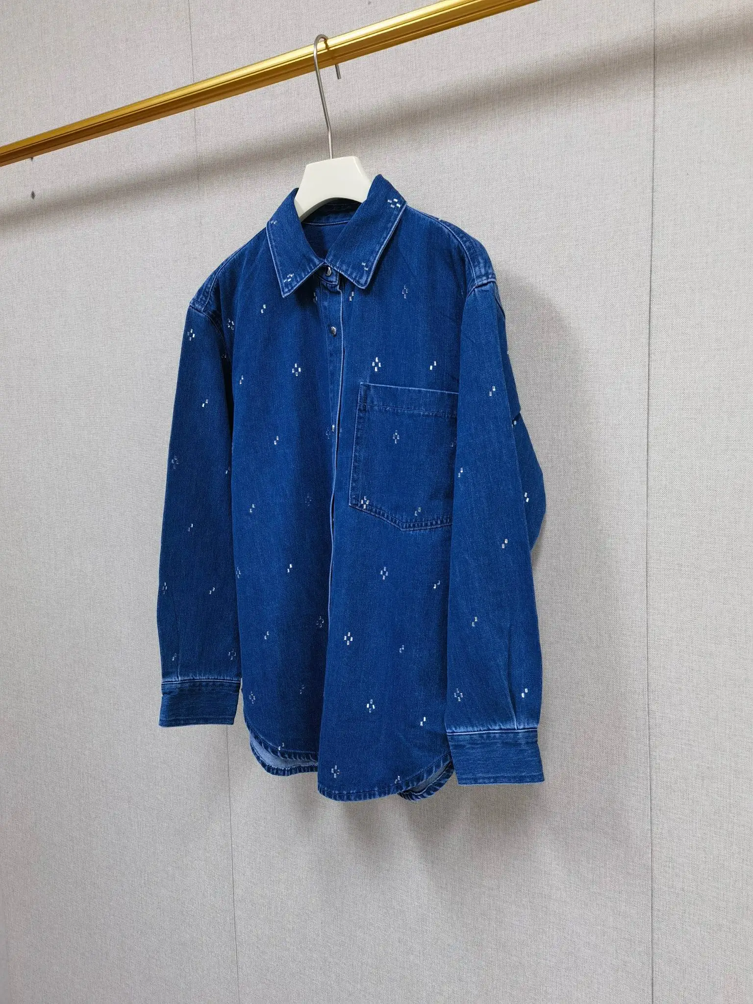 

Женская джинсовая блузка из 100% хлопка, весна 2026, с длинным рукавом, однобортная, с отложным воротником, модная рубашка с декором из страз