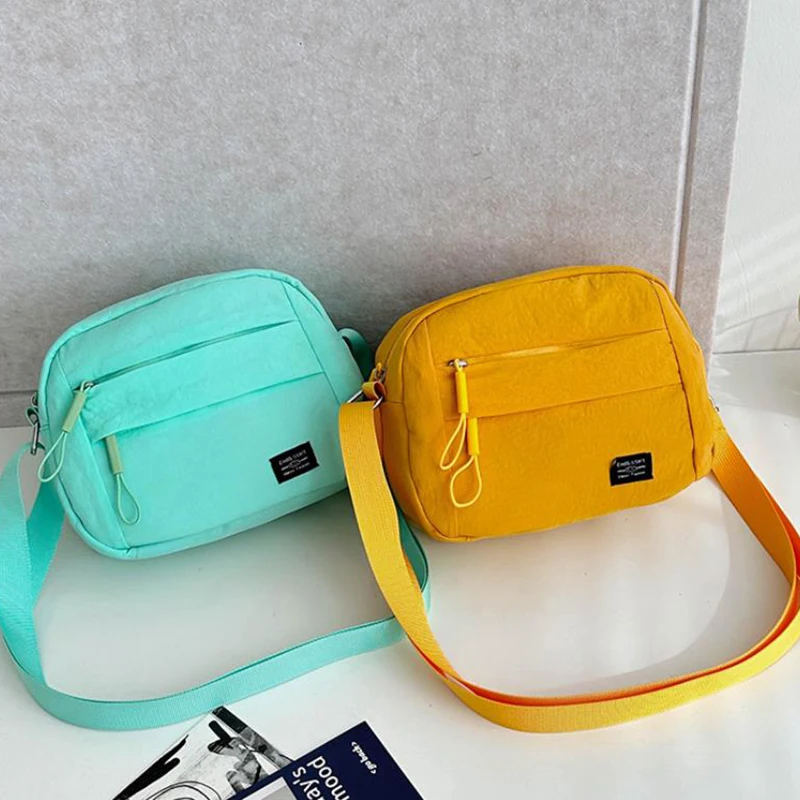 Retro Casual Commuting Large Capacity Shoulder Cross-body Bags Simple Mobile Phone Bag