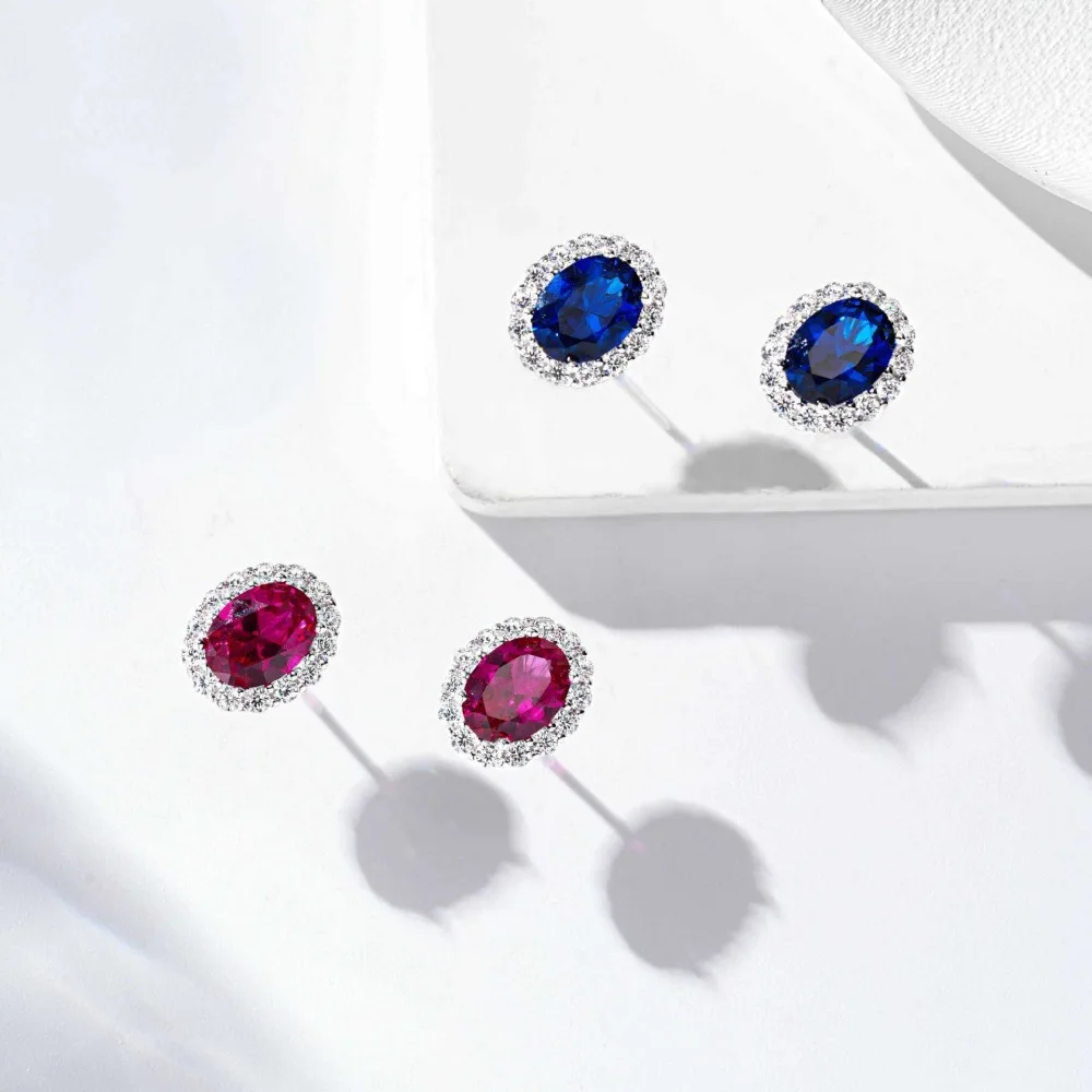 

PT950 platinum earrings for women, cross-shaped, resembling a pigeon egg