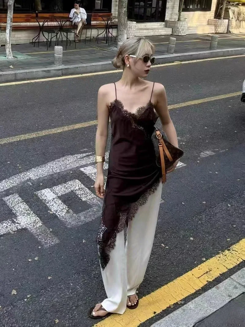 ブラウンサテンセクシーなレーススプライシングショートスリングドレス女性 V ネックノースリーブバックレス非対称パーティードレス夏の女性のローブ DYV8