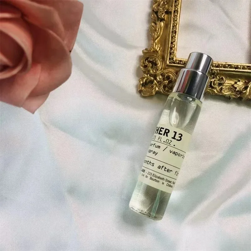 زجاجة عطر صغيرة محمولة قابلة لإعادة الملء سعة 10 مل مع مضخة رائحة رذاذ حاويات مستحضرات التجميل الفارغة زجاجة رذاذ الرذاذ