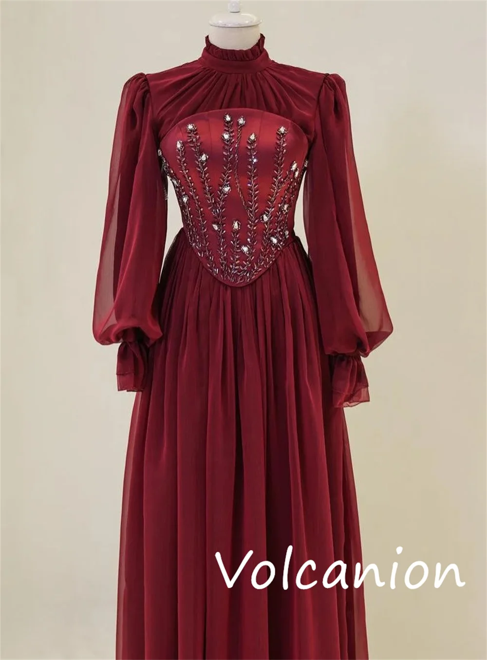 Personalizado estilo chinês net lantejoulas plissado a linha gola alta vestidos longos sob medida ocasião intrincado