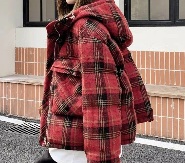 

Красная клетчатая хлопковая куртка на пуху, женская короткая зимняя куртка 2025 года, новый дизайн