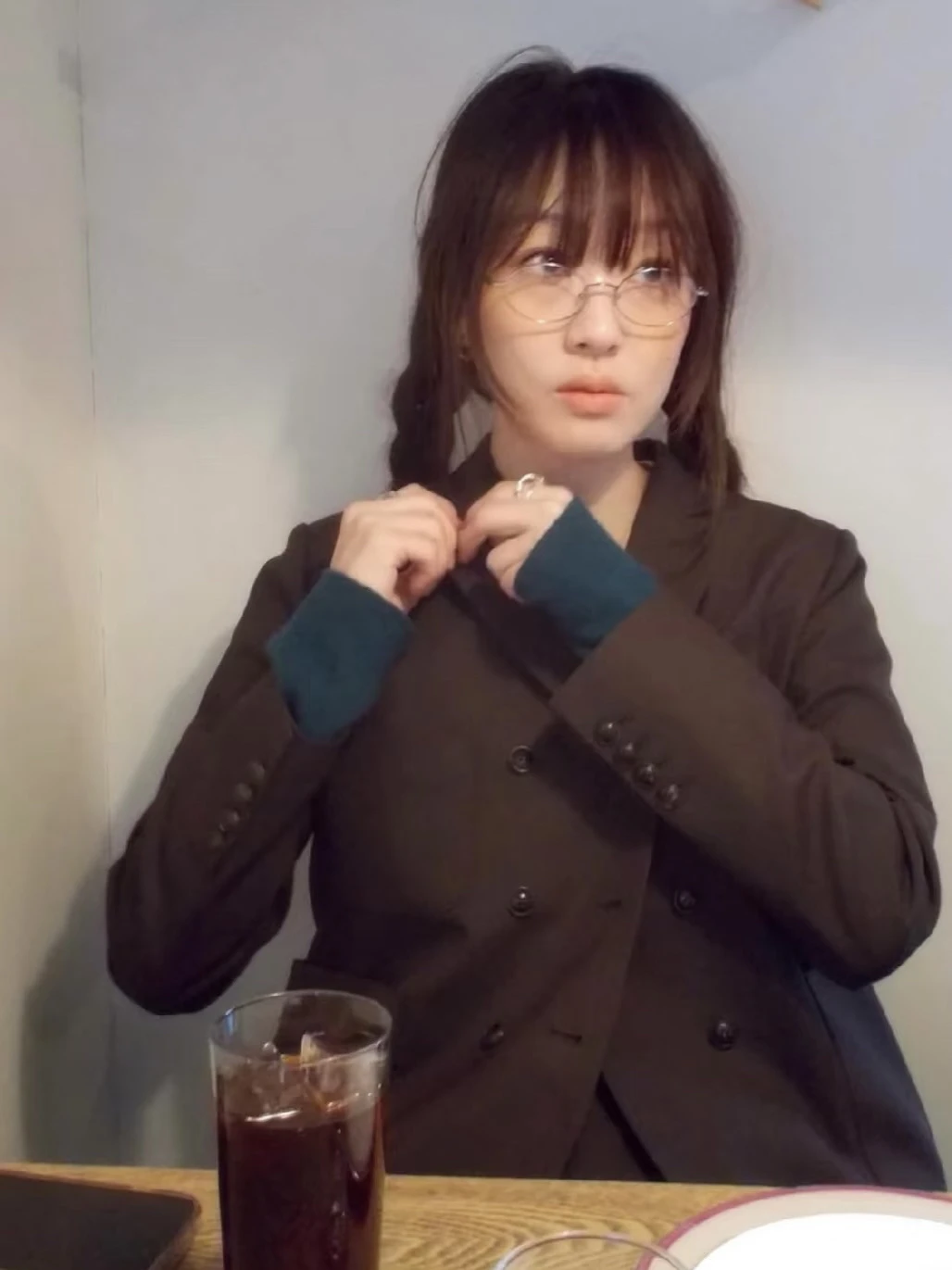 

Classic Double-Breasted Bow Decorated Small Suiting Fletta Style Early Spring Commuter Fashion Women's Blouse