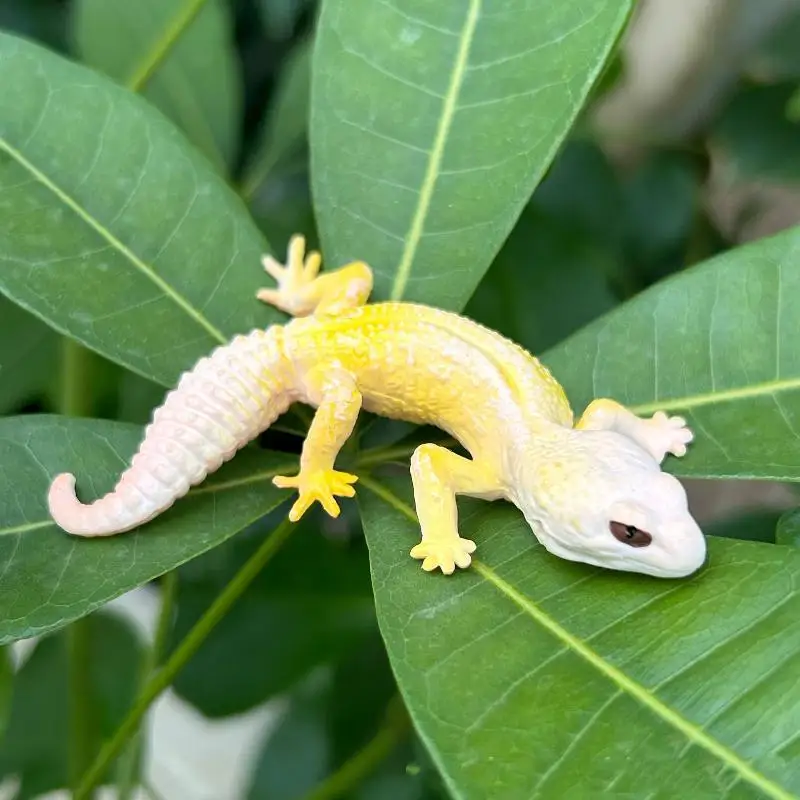 Simulated Gecko Prank Toy Non-Toxic High Quality Fake Lizard for Kids Party Favors Funny Trick Decor Gifts