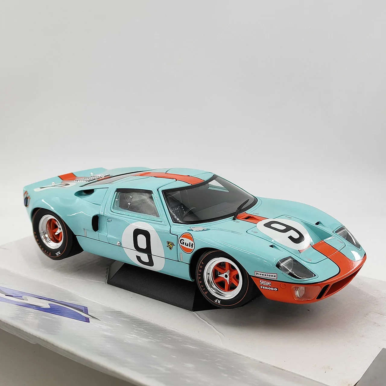 Diecast SOLIDO S 1:18 Scale Ford GT40 24 Hours of Le Mans 1968 Alloy Car Model Collectible Toy Gift Souvenir Display Ornament