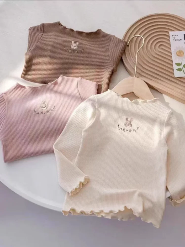 

Детская футболка с длинным рукавом для девочек, весна-осень, с вышивкой мультяшного кролика, милая, универсальная, базовый слой, с круглым вырезом