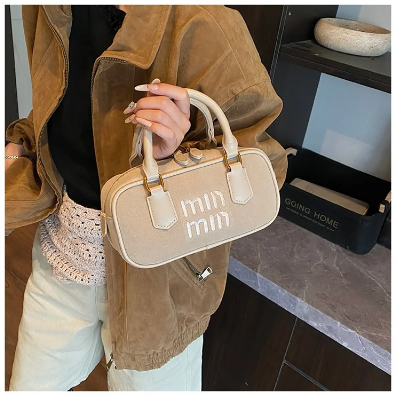 

Luxury Women's Crossbody-Bag Made Of Rill-Printed Leather Featuring Elegant Trendy Daily Cozy Look​