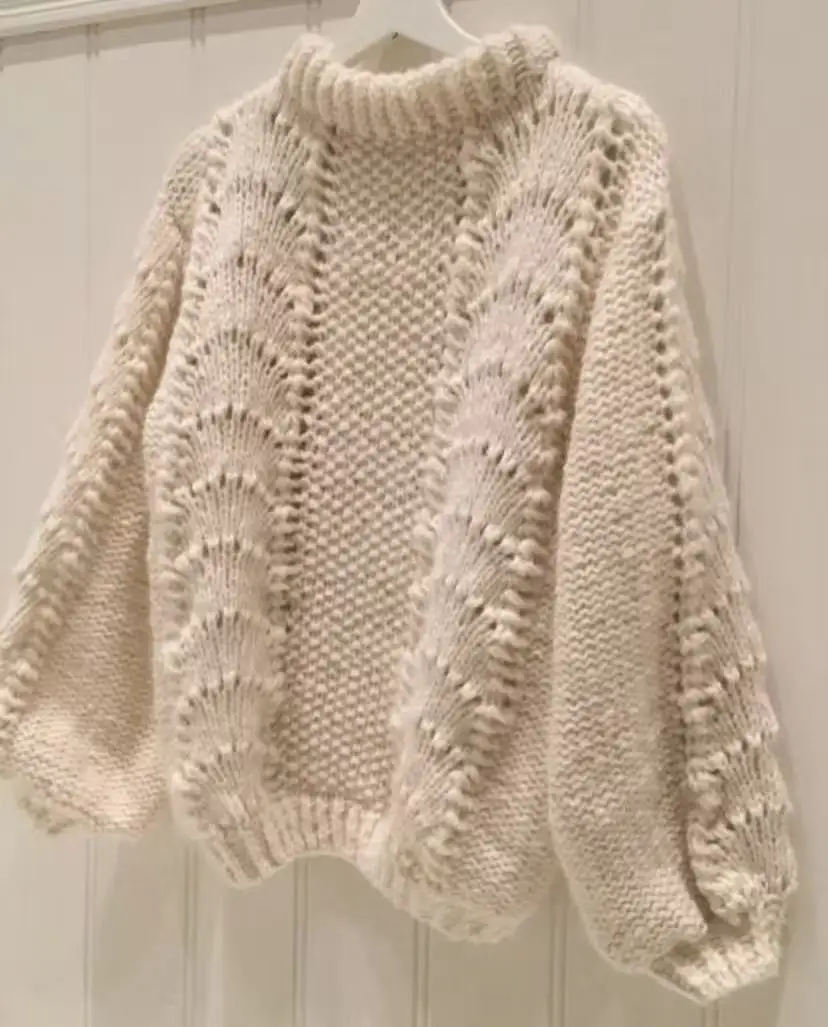

Exquisite hand woven heavy craft pattern round neck long sleeved fashionable hand woven wool mohair long sleeved pullover sweate