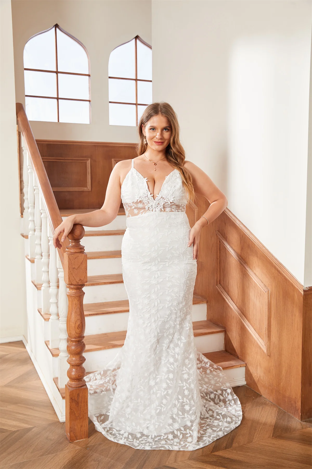 Abiti da sposa con scollo a v 2024 pizzo bianco aperto sul retro Illusion a strati Tulle lunghezza del pavimento Sweep Train Mermaid abiti da sposa senza maniche