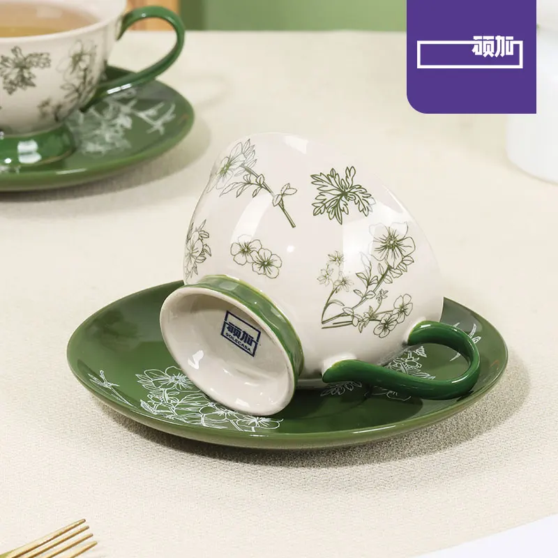 SOLECASA Luxury Ceramic Cup Set Hand-Thrown Teapot Cups Saucers Gift Box Set Vintage British Style Afternoon Tea Cup Set view 6