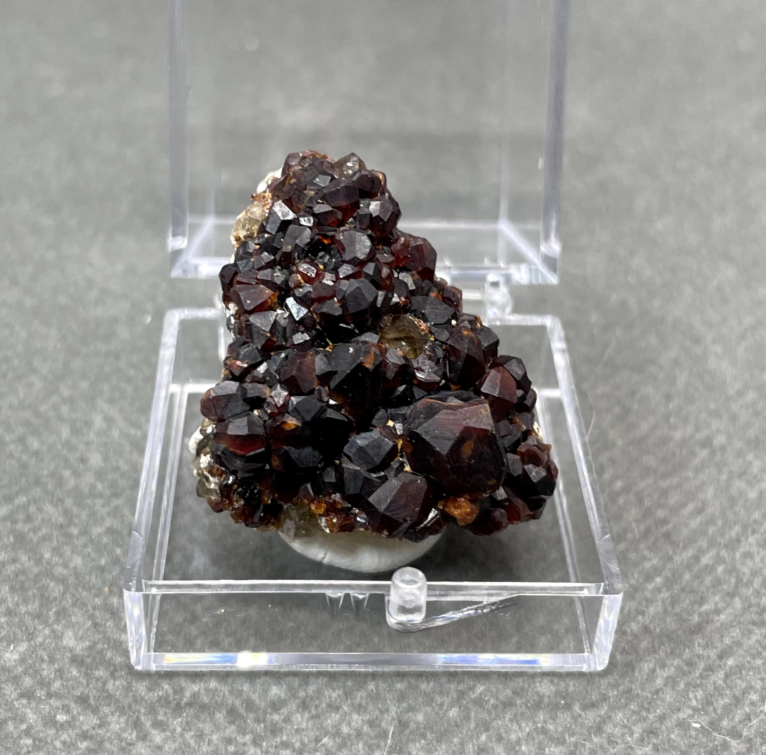 NEW! 100% natural rare garnet mineral specimens stones and crystals quartz crystals + box size 3.4cm