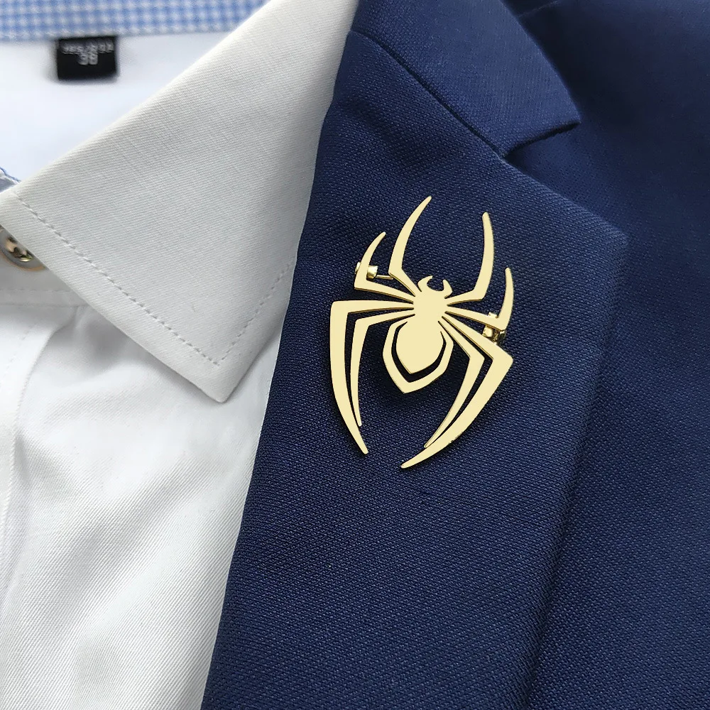 Cartoon Spider Man Spilla di personalità Design in metallo da donna Senso Maglia rossa Vestiti Fibbia Accessori Spille per abiti di moda