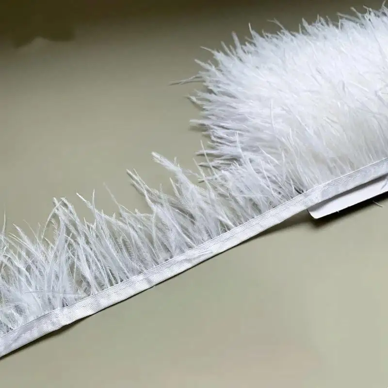 1 Stück DIY Boho Hochzeitskleider Nähzubehör Weißes Federband 100CM Schwarzes Natürliches Straußenfeder-Besatzband für Bastelarbeiten Party Heimdekoration – Detail 10