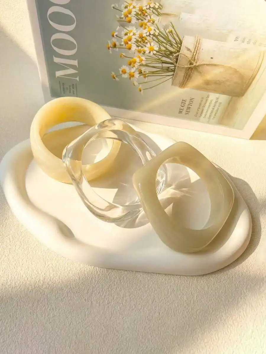 

3pcs Minimalist Yellow Acrylic Bangle Set For Women Daily Wear Vacation