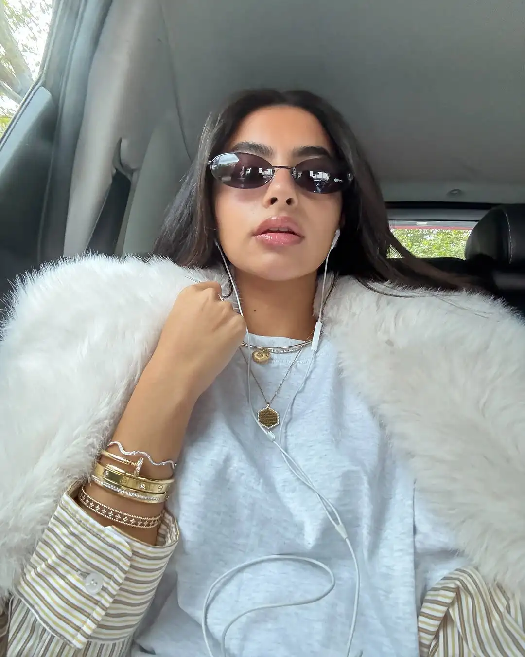 سترة نسائية متينة غير رسمية من الفرو الصناعي الأبيض مع طية صدر السترة واحدة الصدر كم كامل ملابس خارجية فضفاضة للسيدات معطف شتوي للتنقل في الشارع 2025 #3