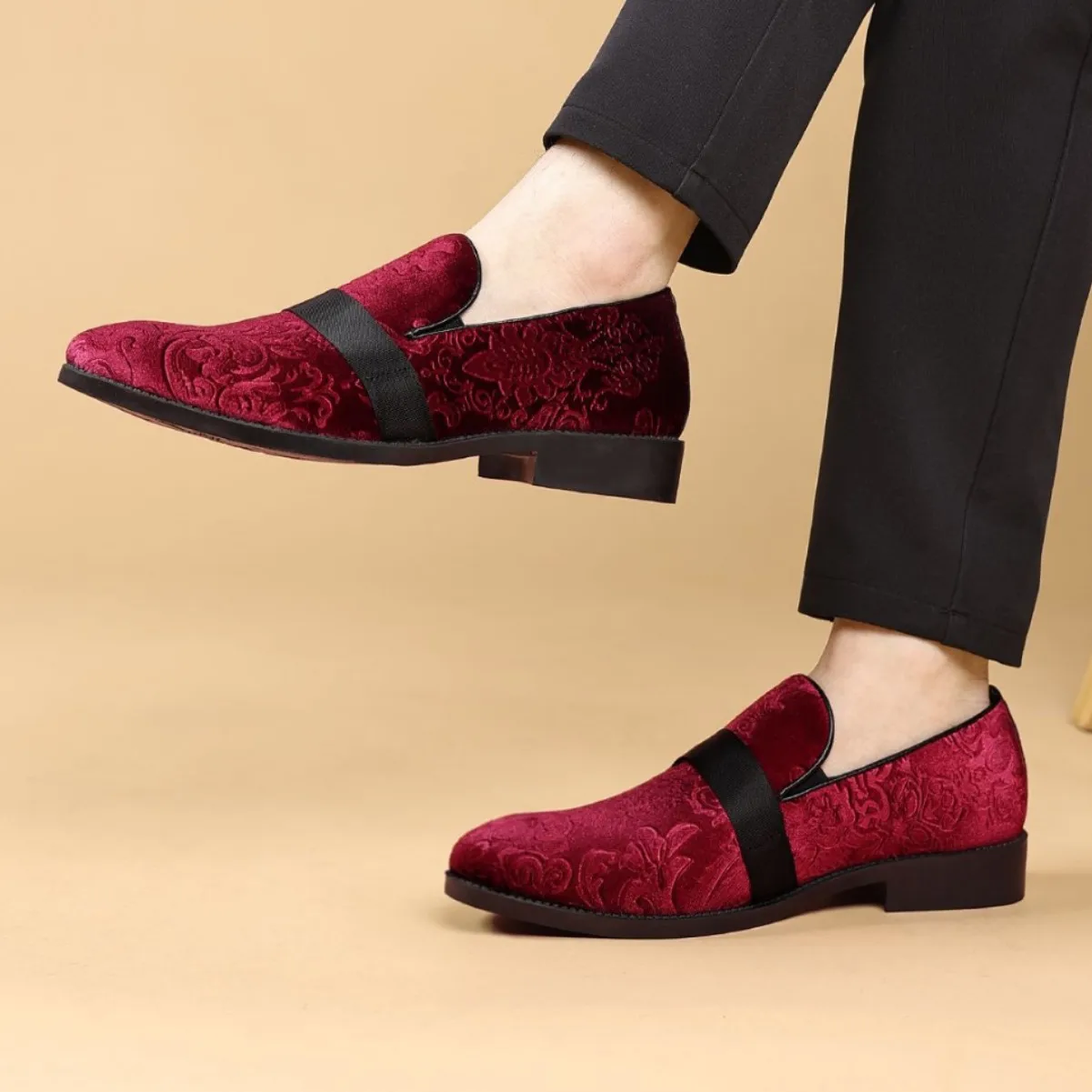 

Men's Loafers Casual Velvet Shoes Large Size 44 45 Fashionable British Style Spring Autumn Winter New Model Lazy Man Shoes