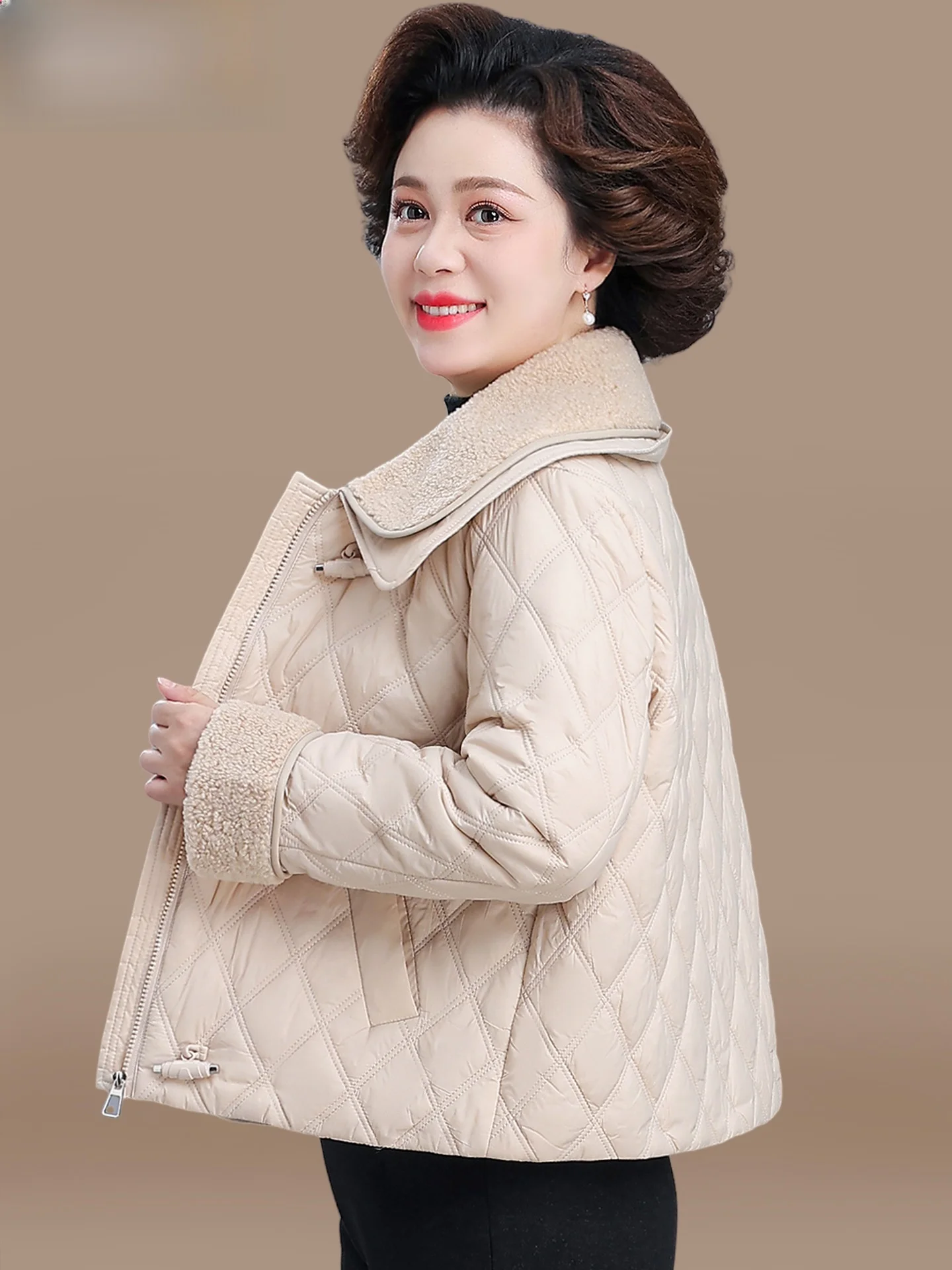 

Faionable Lightweight Cotton Jaet Winter Coat for Women Middle-Aged And ly Small Fraance Sle Poly Fiber Fill