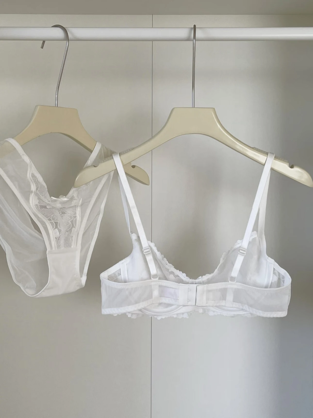 Conjunto de lencería adelgazante de encaje francés, sujetador y bragas sexis de realce, anillos finos de acero ligeros de lujo, conjunto de Control de barriga con realce Sexy YUQI