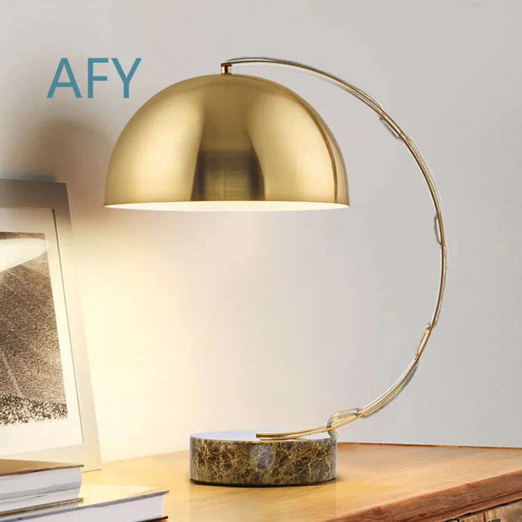 Nordic Postmodern Light Luxury Iron Table Lamp for Study Bedroom Bedside Living Room Model Room Decorative Lamp for Modern