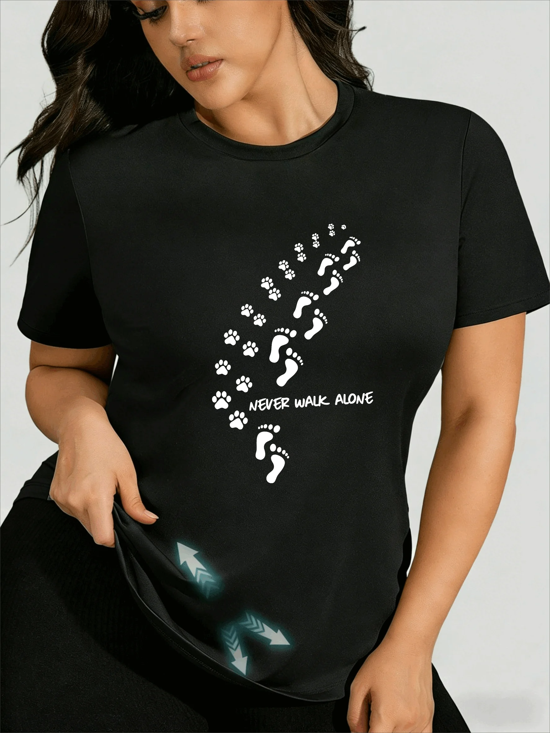 

Sweet & Cool Never Walk Alone Paw Print Plus Size T-shirt, Hot Girl Style Slim Fit Short Sleeve for Pet Lovers