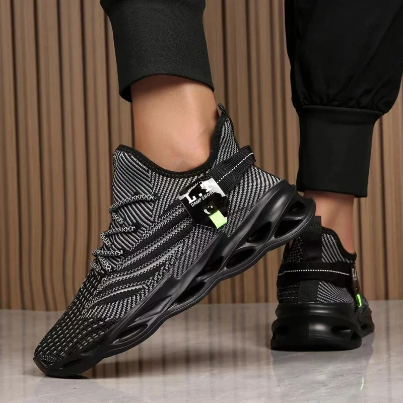 

2024 Men Fashion Running Shoes Outdoor Lightweight Men's Sports Shoes Anti-slip Breathable Male Sneakers Platform Soft