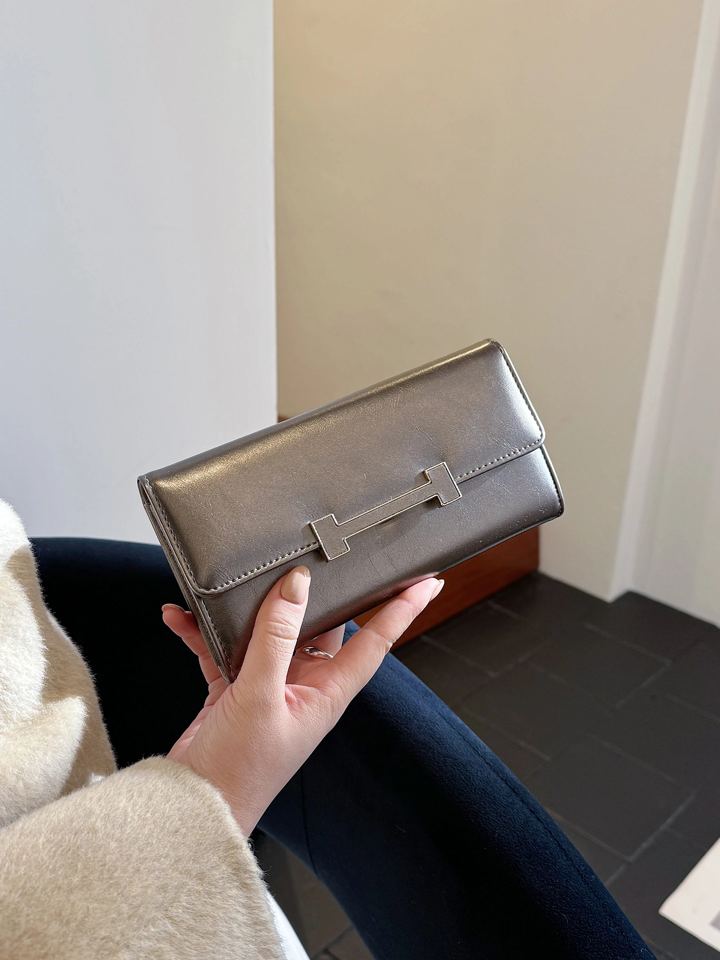 Vintage Long Oil Wax Leather Wallet for Women Large Capacity Practical Money Clip Handheld Mobile Phone Bag Versatile Korean ...