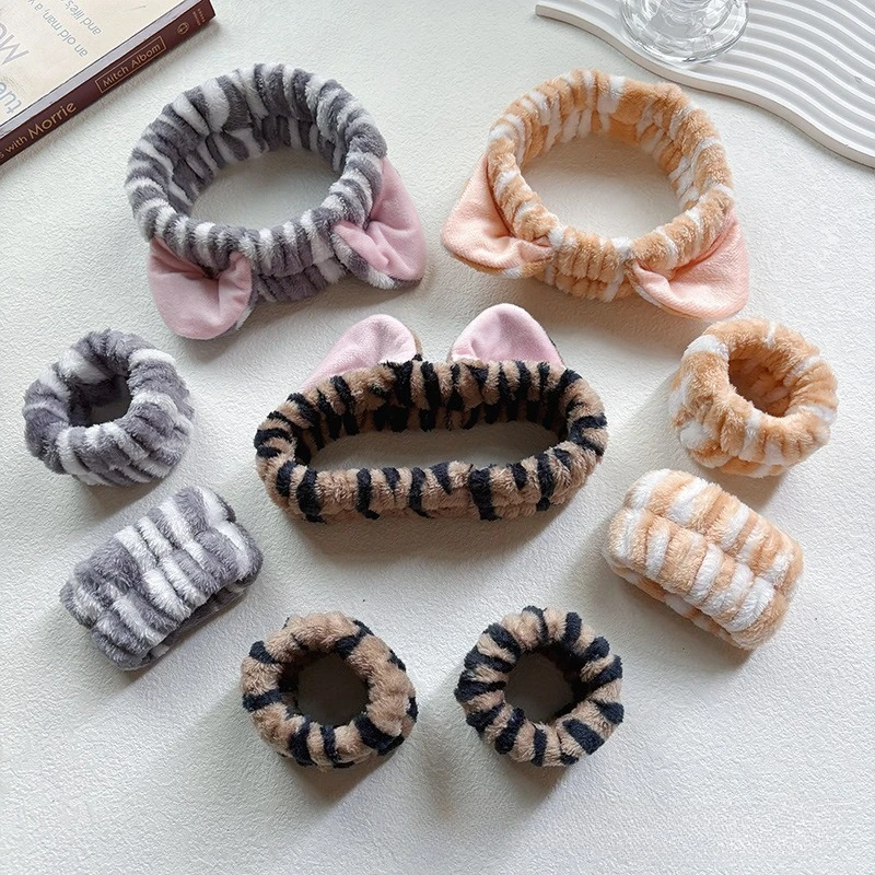 3pcs/Set Women's Cute Leopard Print Plush Headband with Cat Ear Design Elastic Wrist Strap Spa Makeup Hair Accessory Hair Stuff