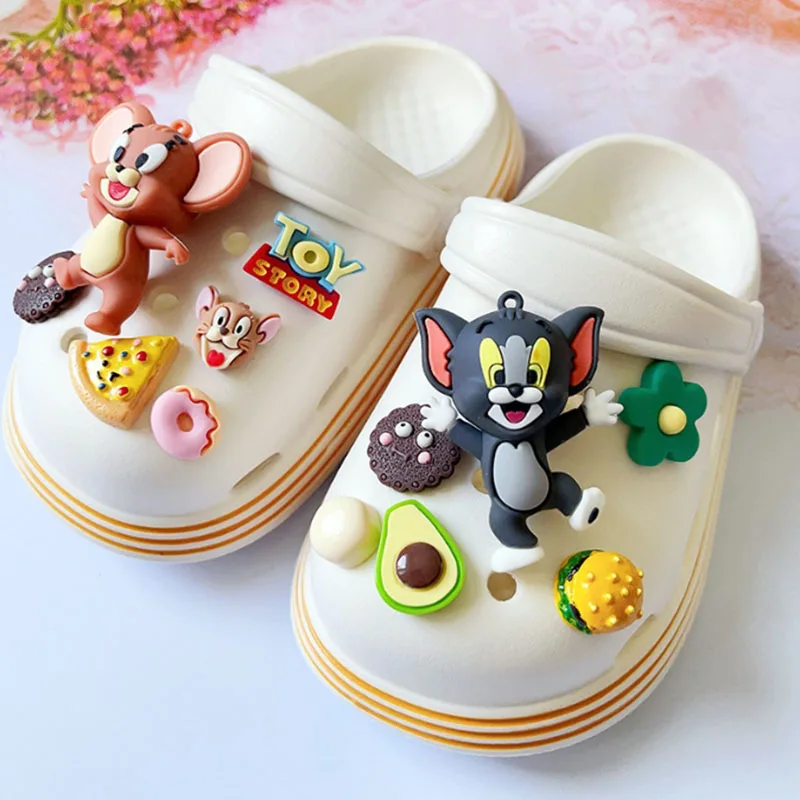 MINISO Shoe Charms Set Cute Cartoon Tom and Jerry Cat Mouse Shoe Accessorie Kuromi Penguin Frog For Teens Funny Party Gifts