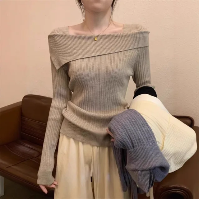 Solidny, seksowny, dopasowany sweter z odkrytymi ramionami, dekoltem typu slash neck, długim rękawem, dzianinowy, damski, do biura, modny, nowy.