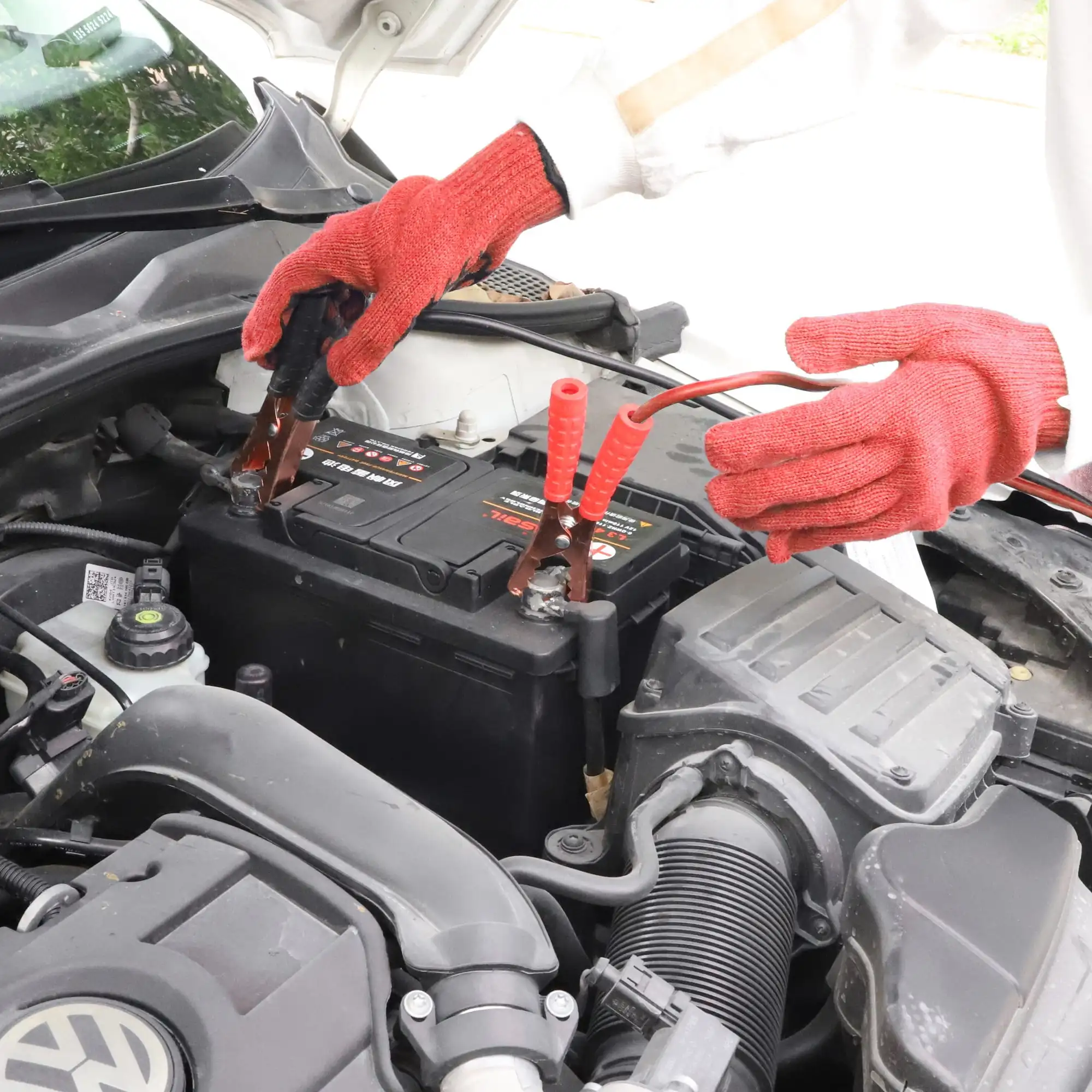 طقم فاخر مع كابلات معززة. أبعاد المنتج المجمع: 12 بوصة × 14 بوصة × 5 بوصة