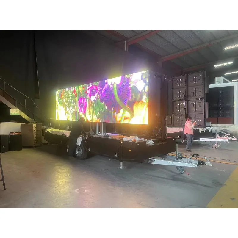 Trailer Light Emitting Diode Display Mobile Digital Advertising Light Emitting Diode Billboard Using Solar Panels and Batteries