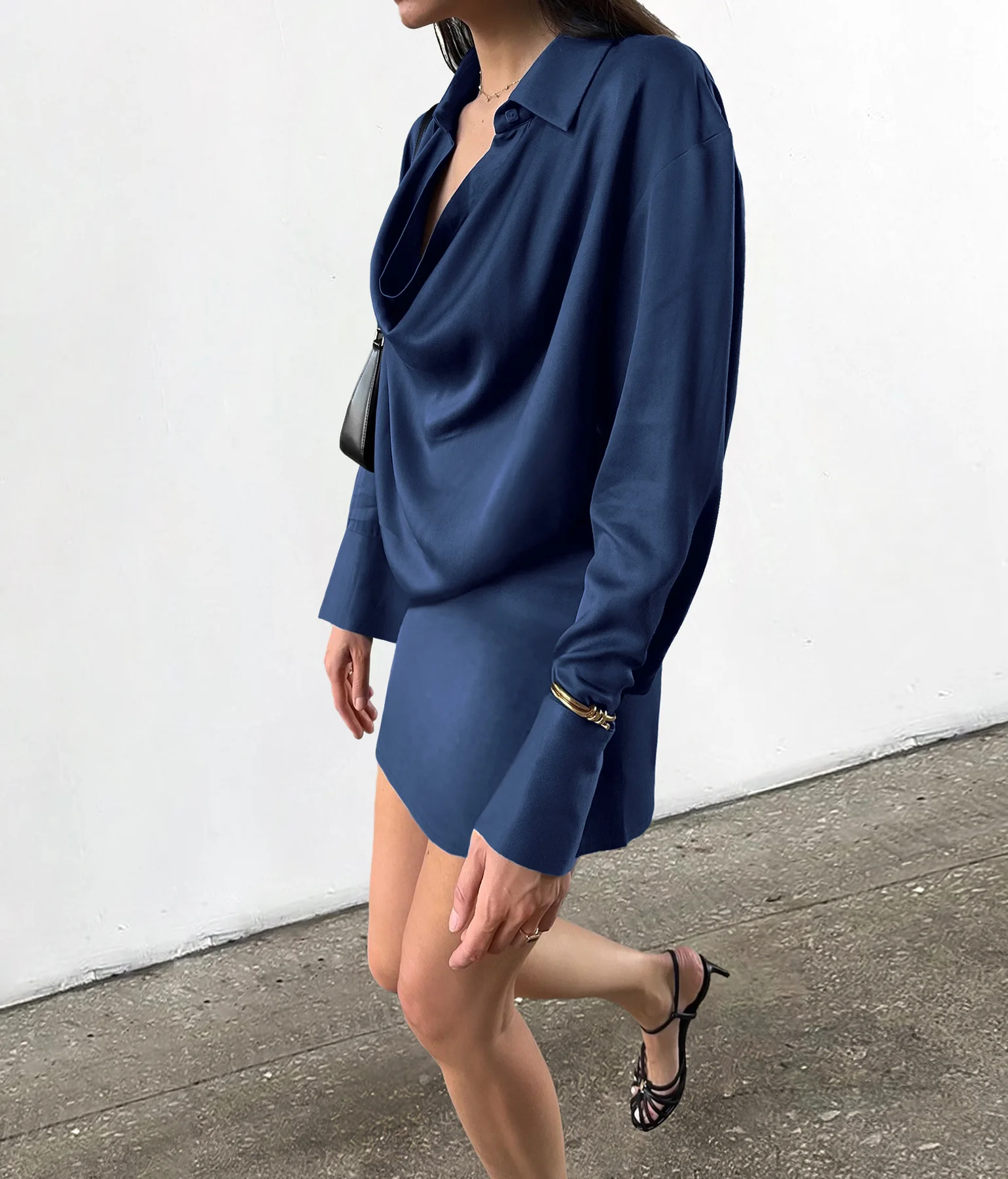 Elegancki niebieski temperament Czucie cienkiej i miękkiej matowej satyny Nieregularny kształt kołnierzyka Długie rękawy Kultywuj swój charakter moralny