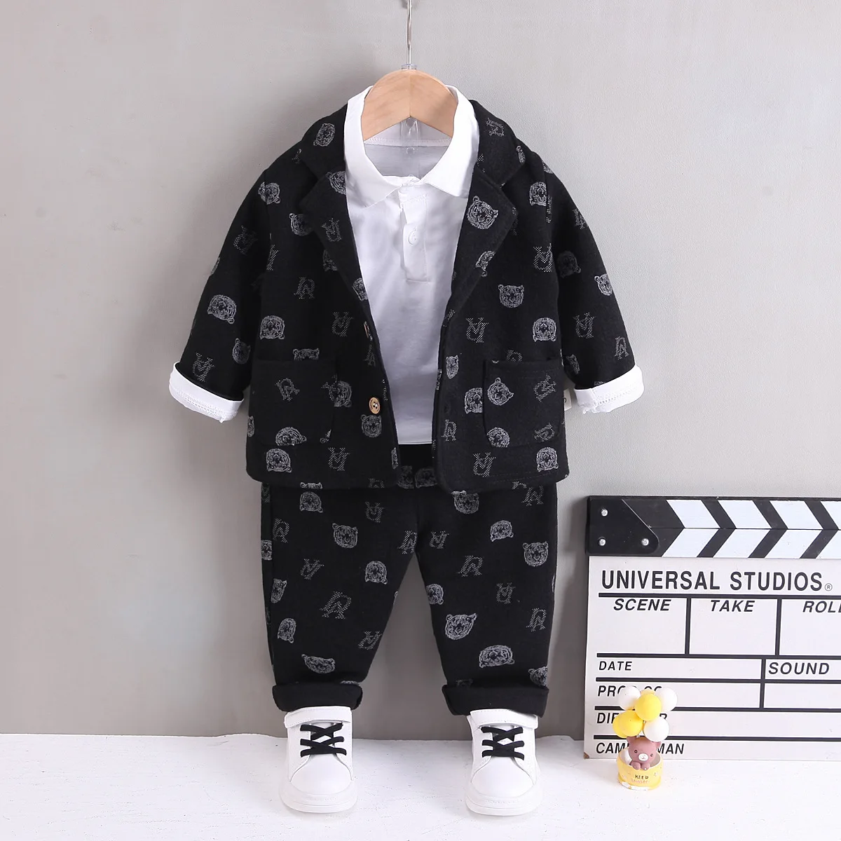 

Western Baby Boy Suit Set Cartoon Letter Printed Long Sleeve Suits + T-shirts + Pants Children Clothes Boys Outfit Tracksuits
