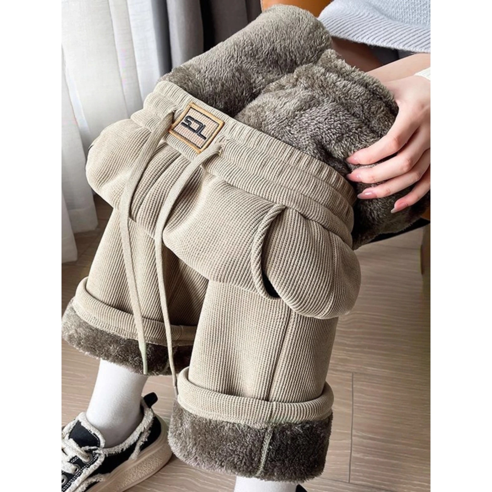 

Men's Autumn Winter Thiened Fce Lined Corduroy Wide Leg Pants Casual Warm Leisure Trousers eepskin Velvet Pants