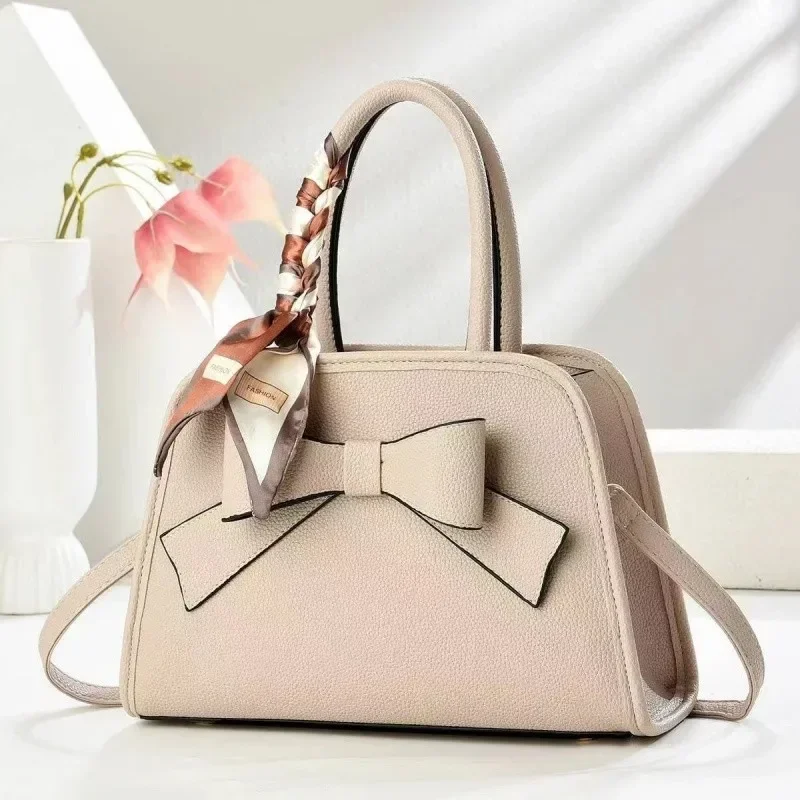 

Elegant Women Leather Luxury Classic Fashion Designer Shoulder Tote Bag Crossbody Handbag For Trendy City Outfits