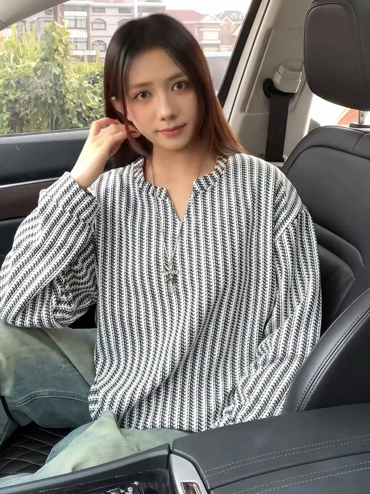 

Loose Fit Long Sve V-Ne Bla White Striped Men's T-irt Casual Comfortable Autumn Wear Inner Base irt CleanFit