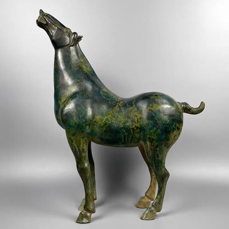 

Bronze antique ornaments, bronze whistling celestial horses, bronze horse ornaments, antique crafts, home decoration, collection