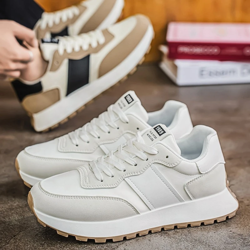 

New Four-season Round-toe Lightweight Soft-soled Men's Large-sized Lace-up Casual Sports Shoes with A Two-tone Color Scheme