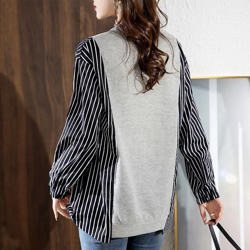 Blusa feminina listrada com bolsos emendados, pulôveres casuais soltos, camisa coreana que combina com tudo, roupa elegante, nova, outono, 2022